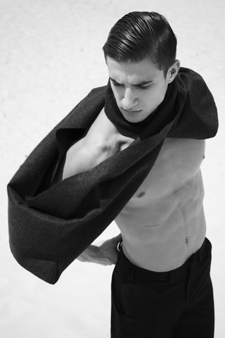 CHAOS MAGAZINE - Every grain go sand
Photographer: Maria Dominika
Styling: Ruan Swart
Hair & Makeup: Esther Doeppes
Model: Alessandro Hasni & Nicolas Hansi @ Kult Models